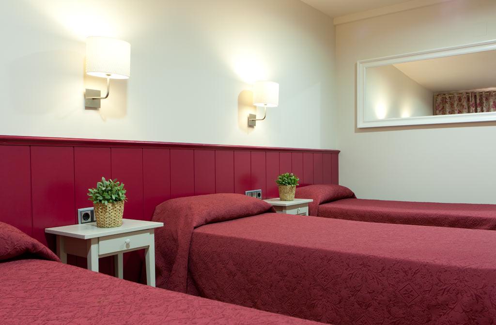 Hostal Matheu Madrid Exterior photo