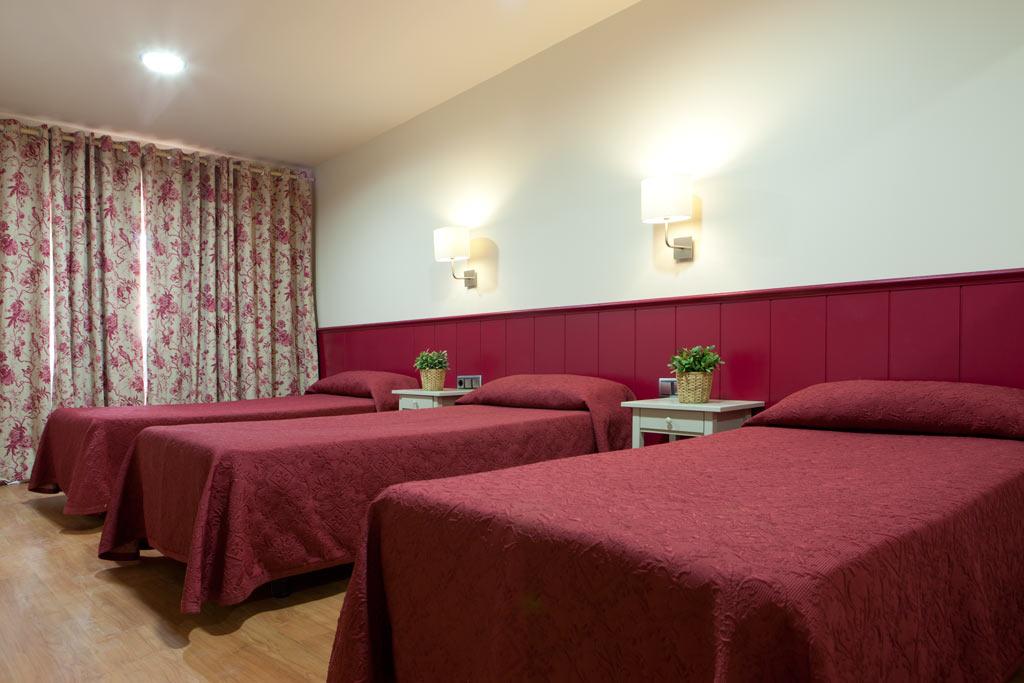 Hostal Matheu Madrid Exterior photo