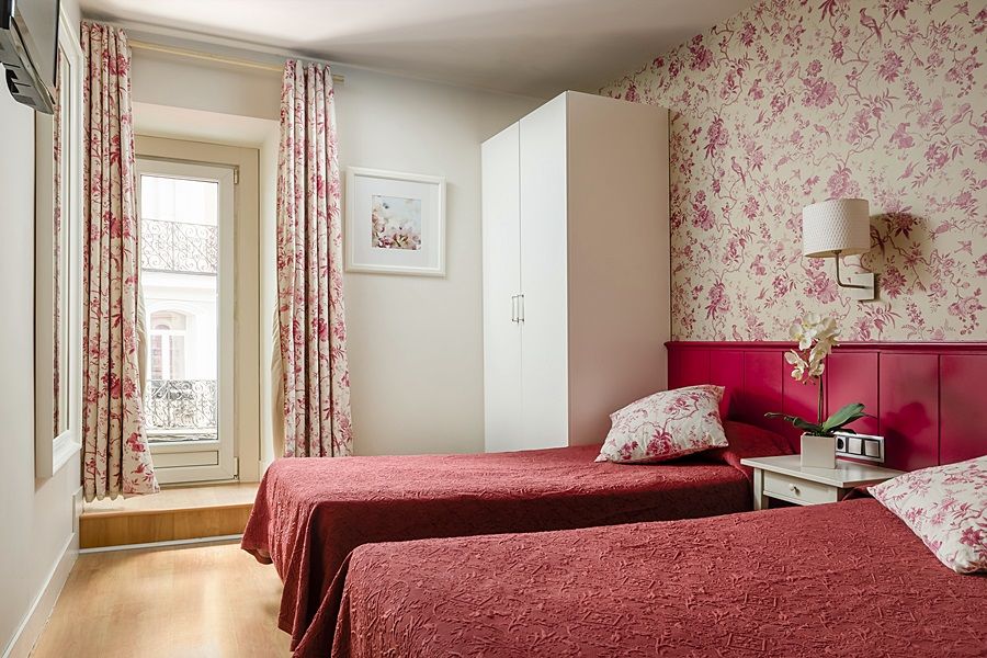 Hostal Matheu Madrid Exterior photo